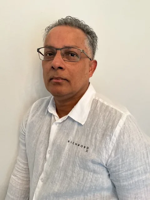 Werner Kharagjitsing - Beherend Apotheker